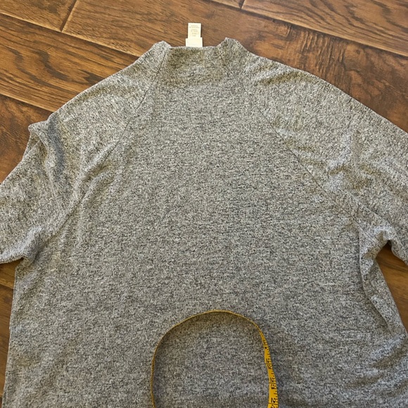 H&M Grey Mock Neck Long Sleeve Size Large - Picture 4 of 4
